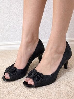 Alex Marie Black Peep Toe Heels 8.5M Chic Textured – Needs Heel Repair